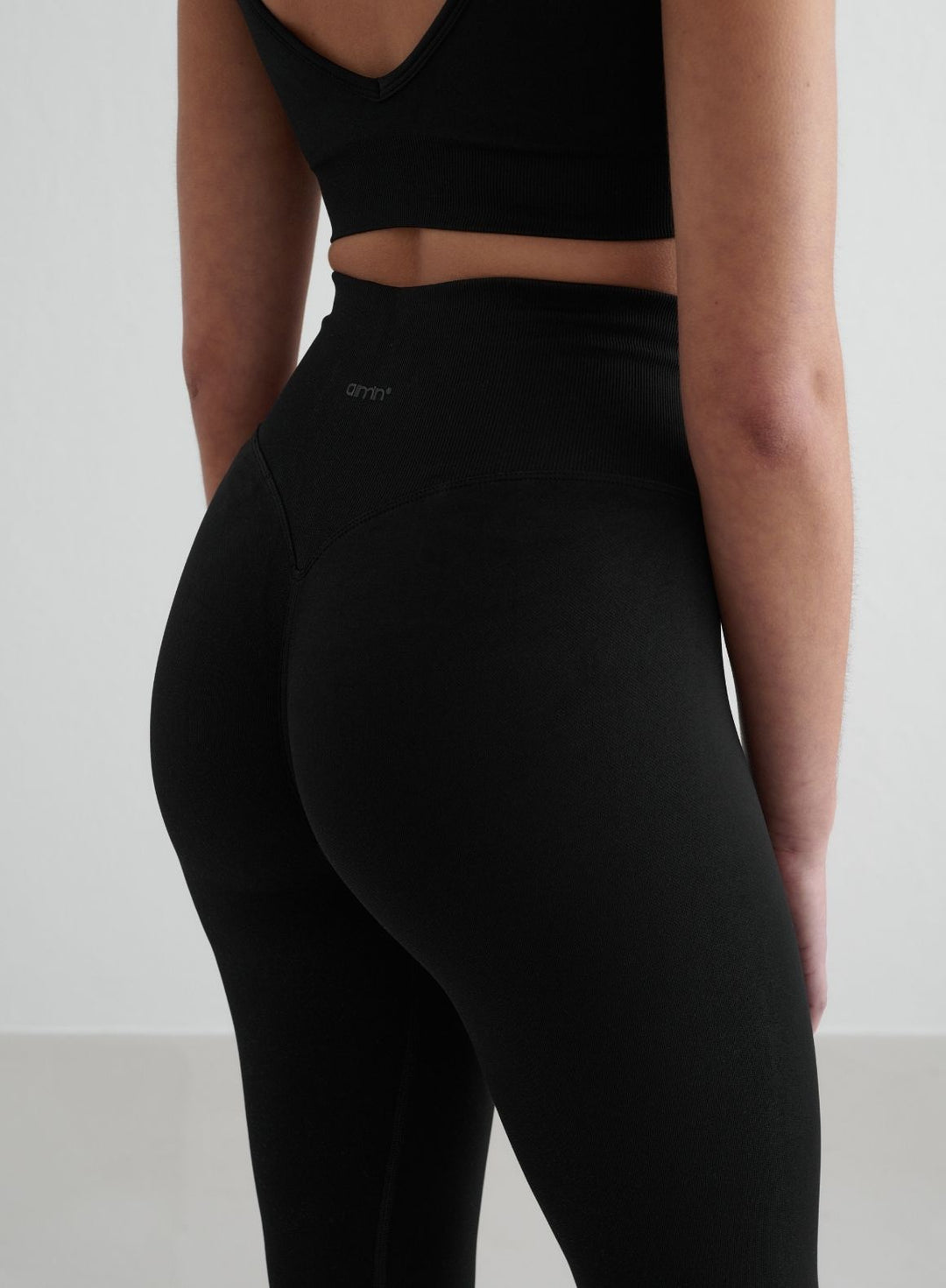 Black Shape Seamless Tights – AIMN NZ