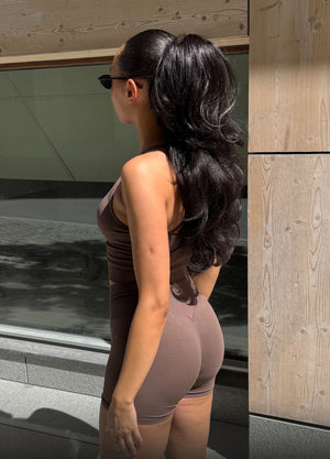 Model wearing a Macchiato Shape Seamless set